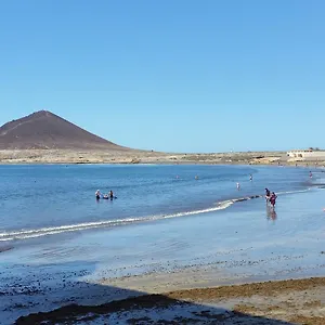 https://apartamento-mirazul-2.adeje-hotels.com